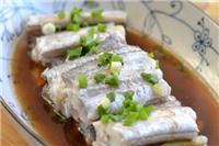 帶魚的家常做法，不炸不煎清蒸起來最健康